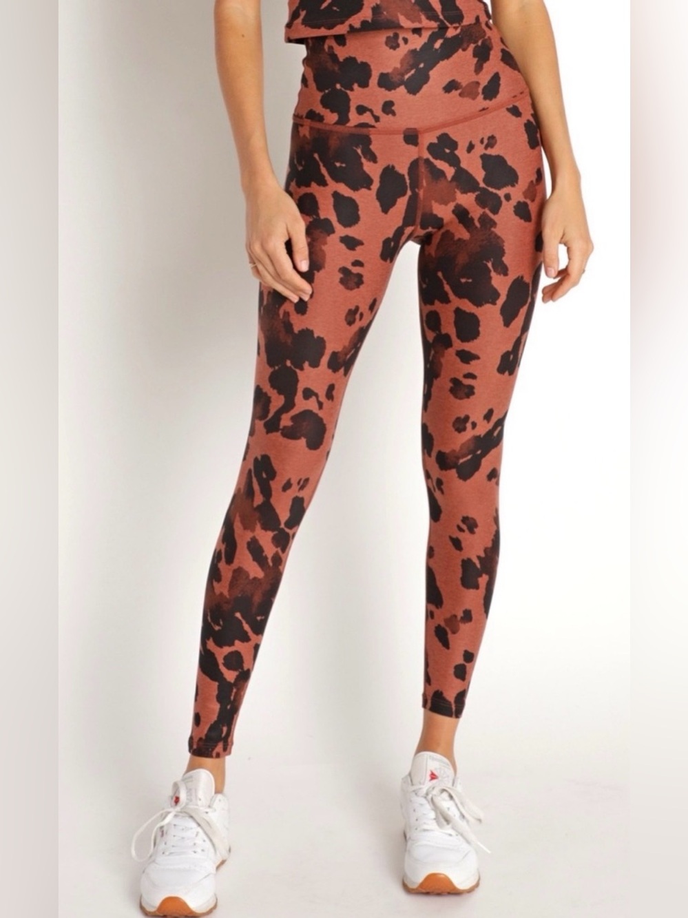 Beyond Yoga brown Copper Cow printed midi leggings high waisted size S small